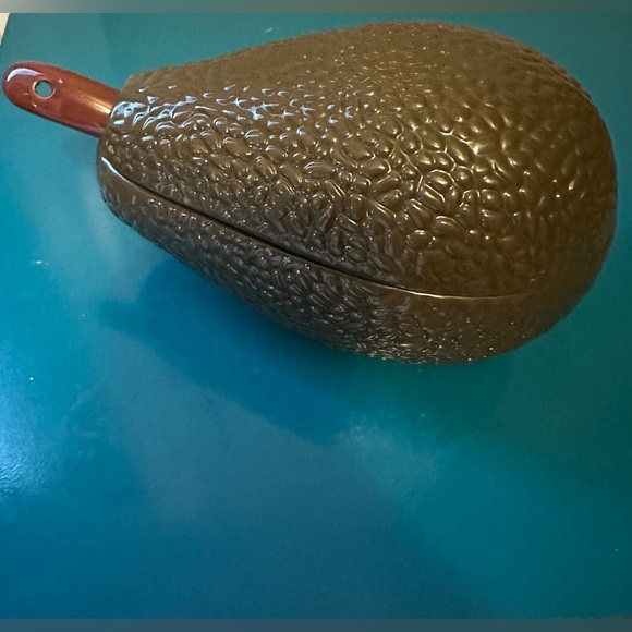 🛑SOLD🛑TEXTURED CERAMIC AVOCADO SERVING BOWL SET - Picture 2 of 4